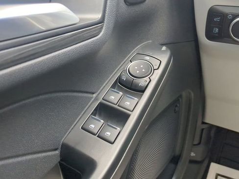 Used 2025 Ford Escape SE w/ PHEV Premium Package image 26