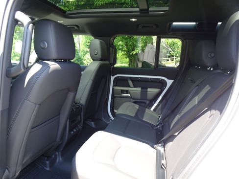 New 2025 Land Rover Defender 110 S image 11