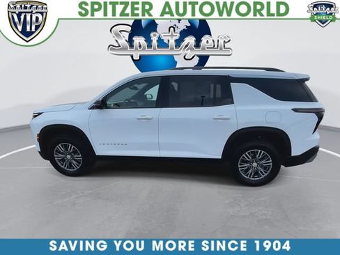 Used 2025 Chevrolet Traverse LT AWD/4WD image 5
