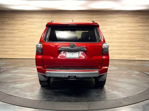 Used 2018 Toyota 4Runner TRD Off-Road Premium AWD/4WD image 28