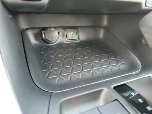 Used 2023 Toyota RAV4 LE FWD image 13