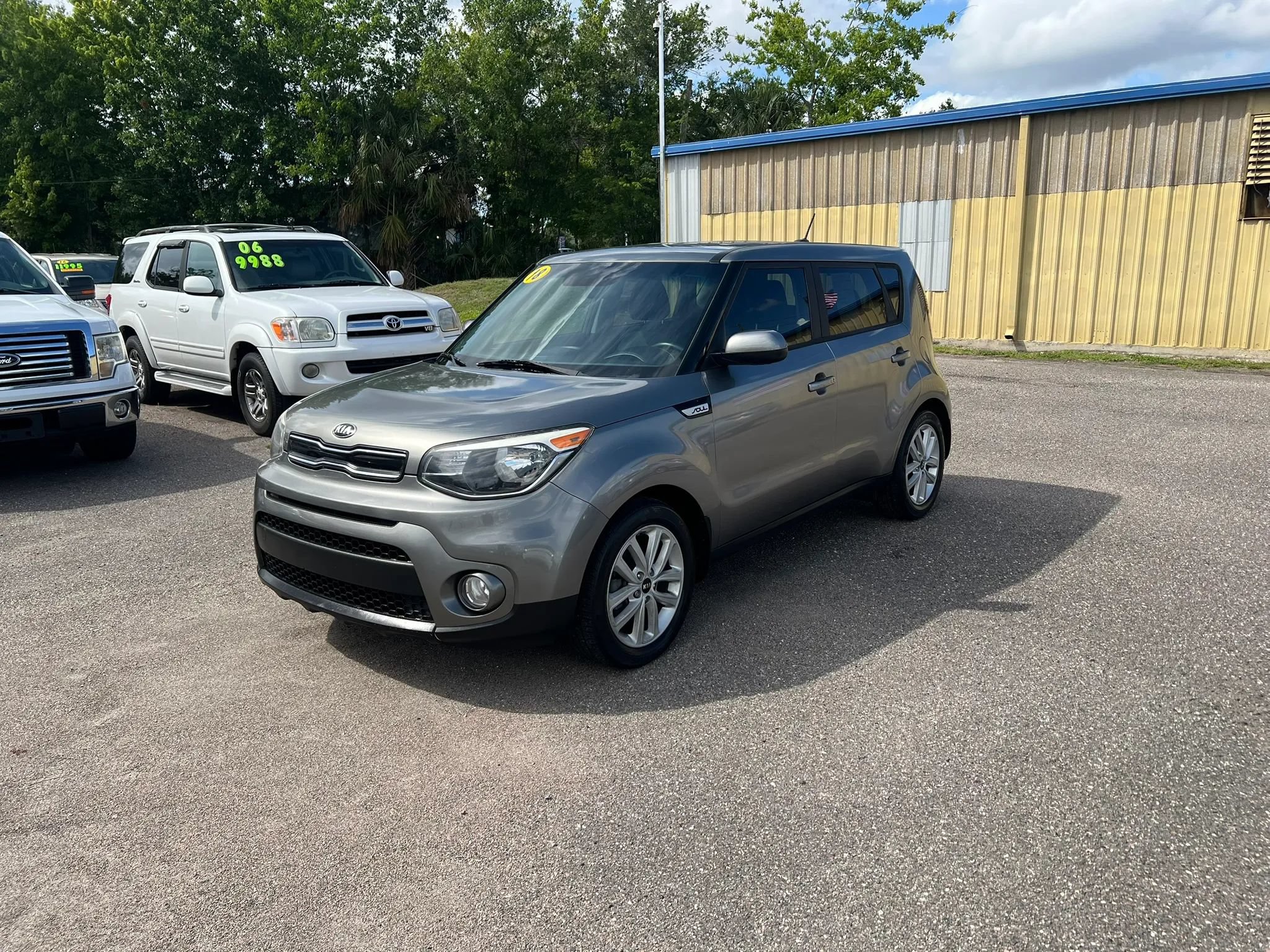 Used 2018 Kia Soul + w/ Audio Package FWD image 2