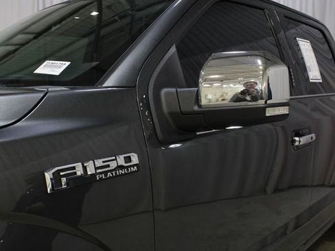 Used 2016 Ford F150 Platinum w/ Equipment Group 701A Luxury AWD/4WD image 33