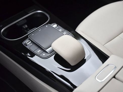 Used 2022 Mercedes-Benz A 220 image 12