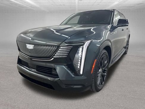 Certified 2025 Cadillac Escalade IQ Sport 2 w/ LPO, ONYX Package AWD/4WD image 5