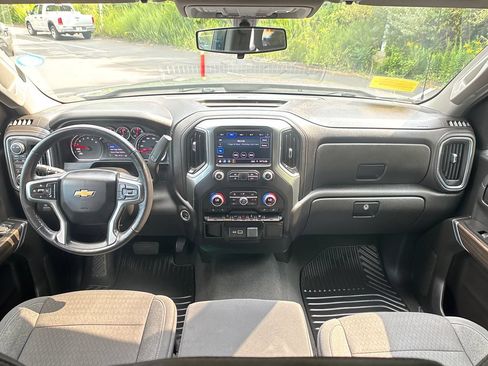 Used 2022 Chevrolet Silverado 1500 LT AWD/4WD image 15