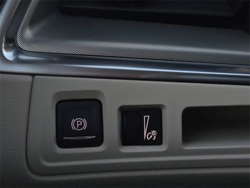 Used 2025 Cadillac XT5 Premium Luxury w/ LPO, Floor Liner Package image 27