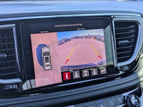 New 2025 Chrysler Pacifica Select image 24