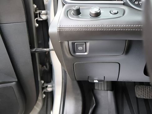 Used 2018 Buick LaCrosse Essence FWD image 33