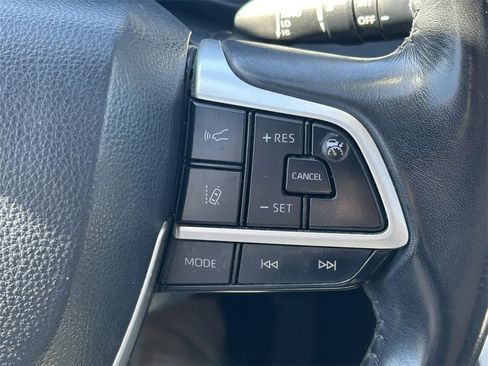 Used 2022 Toyota Highlander Bronze Edition image 45