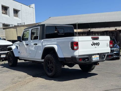 Used 2022 Jeep Gladiator Sport AWD/4WD image 11