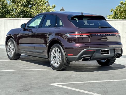 Certified 2023 Porsche Macan AWD/4WD image 4