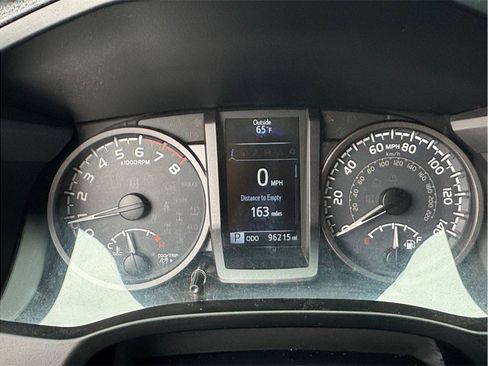 Used 2018 Toyota Tacoma TRD Sport w/ Technology Package RWD image 15