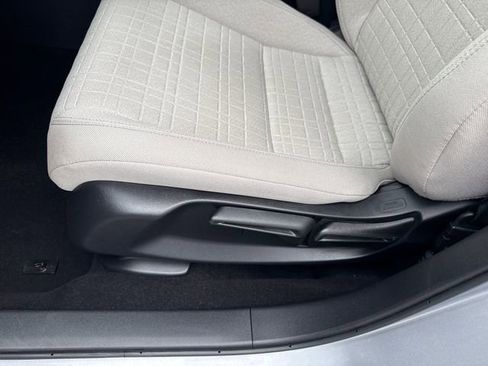 Used 2023 Honda HR-V LX image 11