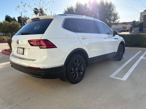 Used 2022 Volkswagen Tiguan SE image 4
