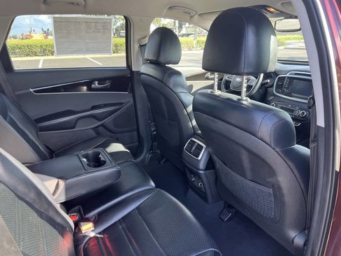 Used 2019 Kia Sorento EX image 12