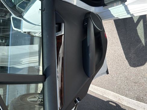 Used 2013 Mercedes-Benz C 250 Sedan image 5