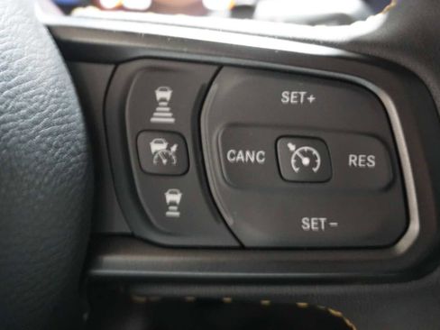 Used 2024 Jeep Wrangler Unlimited Sport image 19