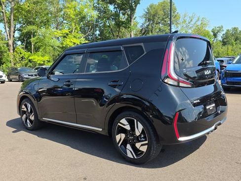 Used 2023 Kia Soul GT-Line w/ GT-Line Technology Package FWD image 3