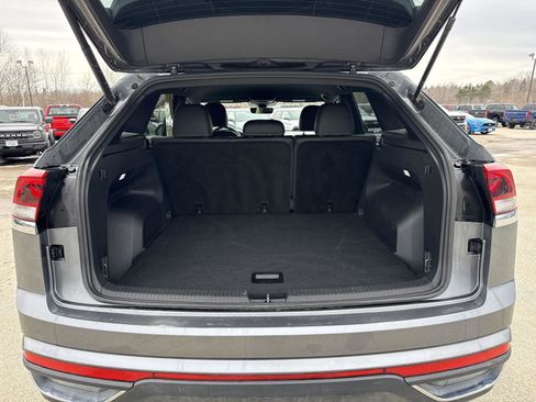 Used 2025 Volkswagen Atlas Cross Sport SE image 13