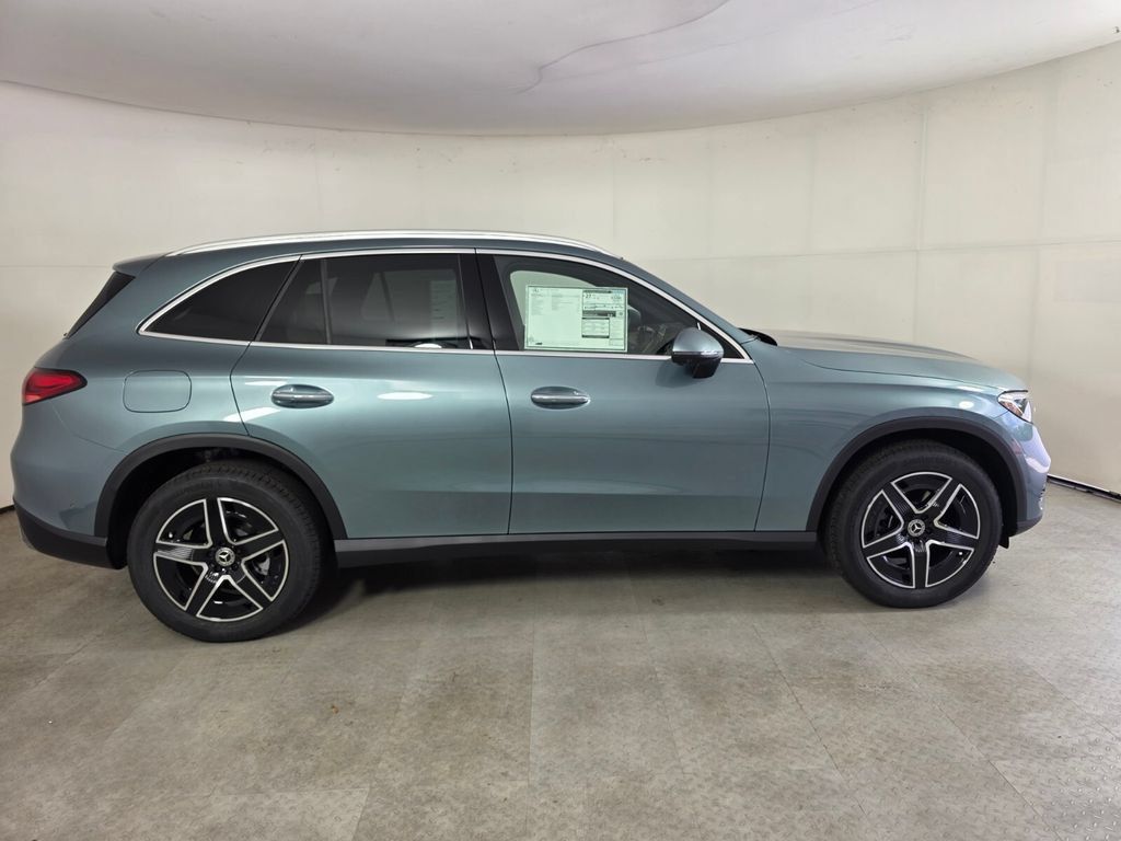 New 2027 Mercedes-Benz GLC 300 image 3