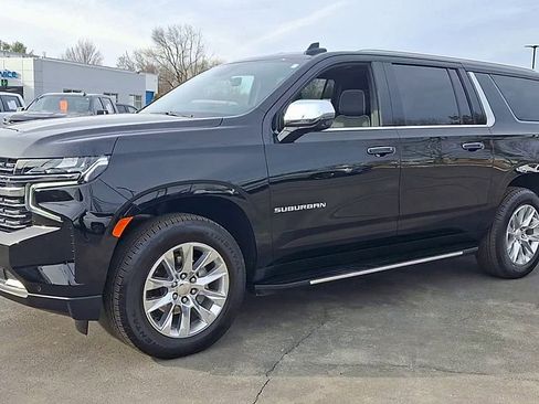 Certified 2024 Chevrolet Suburban Premier w/ Premium Package image 7