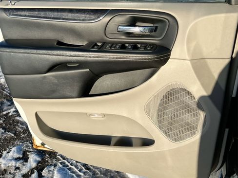 Used 2012 Chrysler Town & Country Touring w/ Entertainment Group #1 image 28