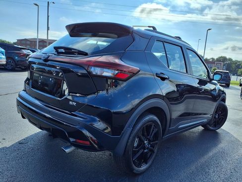 Used 2024 Nissan Kicks SR w/ SR Premium Package FWD image 31