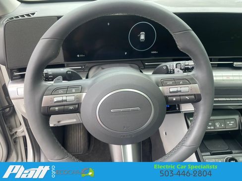 Used 2024 Hyundai Kona Limited FWD image 31