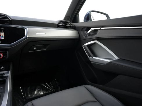 Used 2025 Audi Q3 2.0T Premium image 8