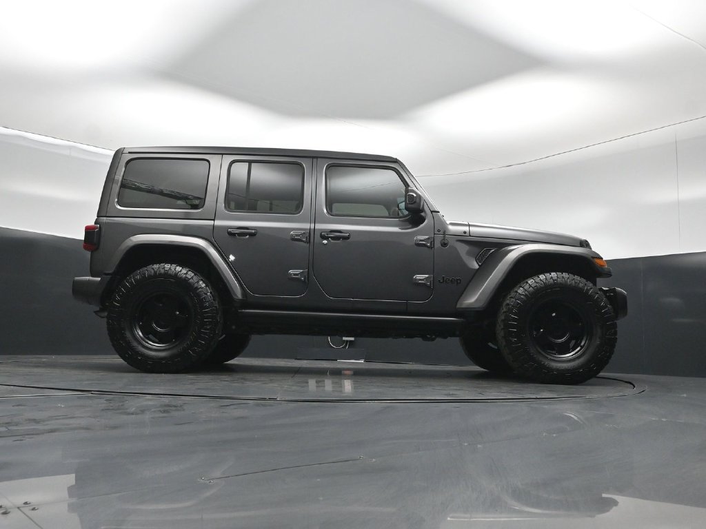 Used 2020 Jeep Wrangler Unlimited Sahara AWD/4WD image 40