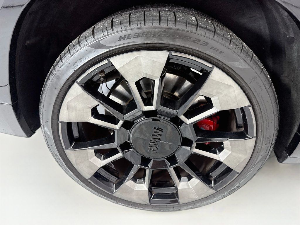Used 2023 BMW XM AWD/4WD image 32