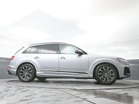 Used 2021 Audi SQ7 Premium Plus w/ Executive Package image 25