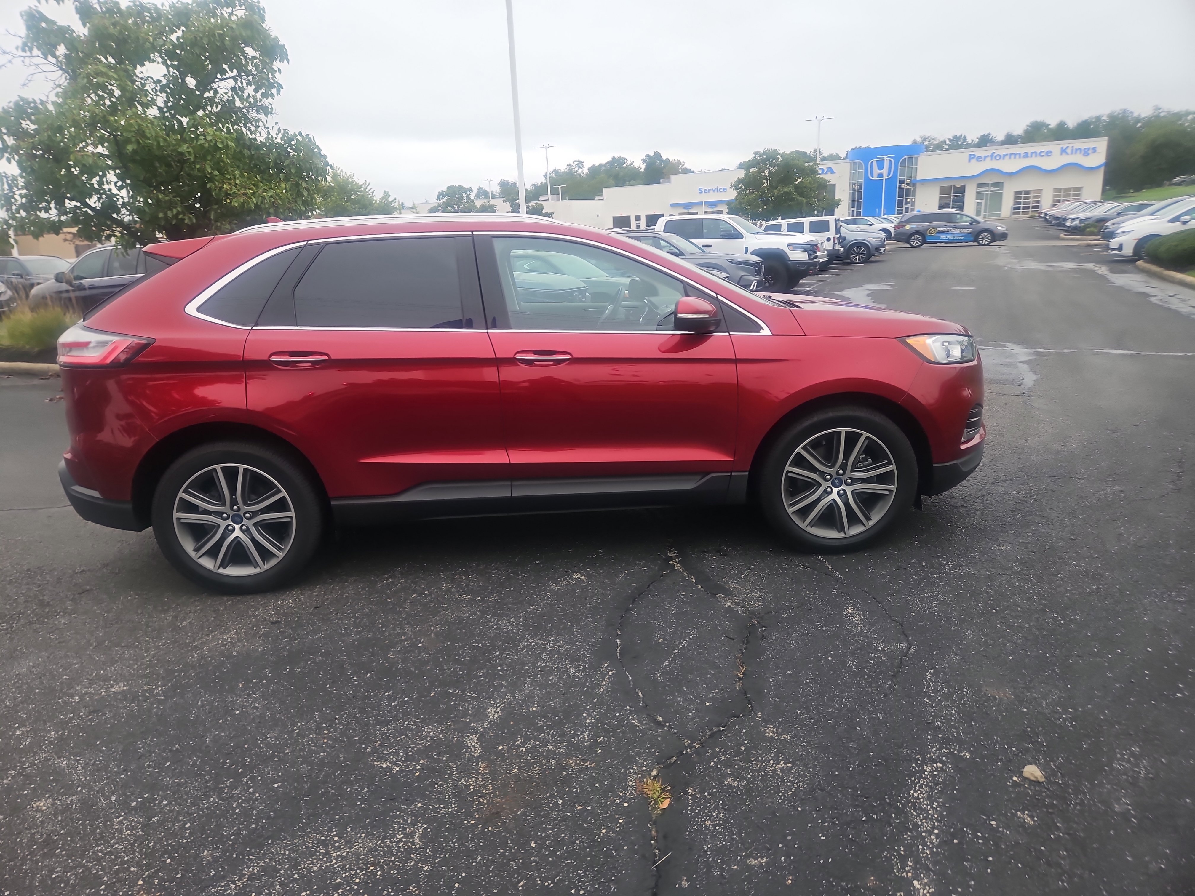 Used 2019 Ford Edge Titanium w/ Cold Weather Package AWD/4WD image 16