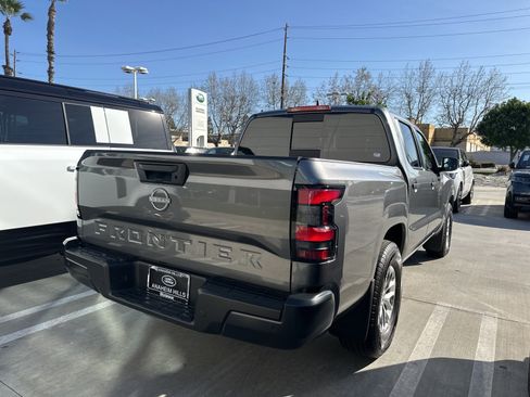 Used 2025 Nissan Frontier S image 3