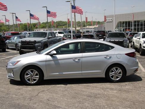 Used 2020 Hyundai Elantra Value Edition FWD image 2