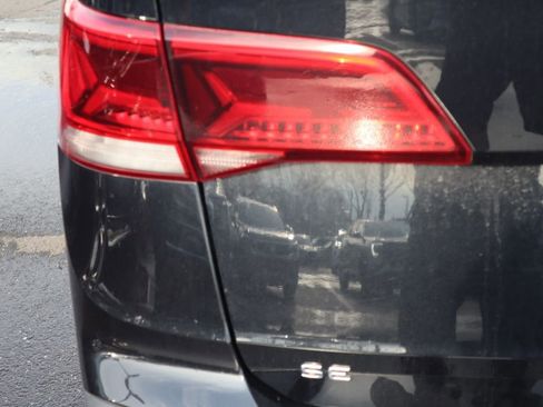 Used 2022 Volkswagen Taos SE w/ Panoramic Sunroof Package image 30