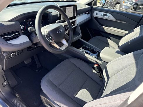 New 2026 Ford Explorer Active RWD image 13