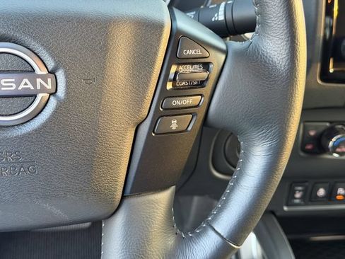 Used 2024 Nissan Frontier SV w/ SV Convenience Package RWD image 12
