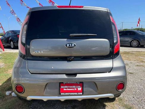 Used 2018 Kia Soul + FWD image 6