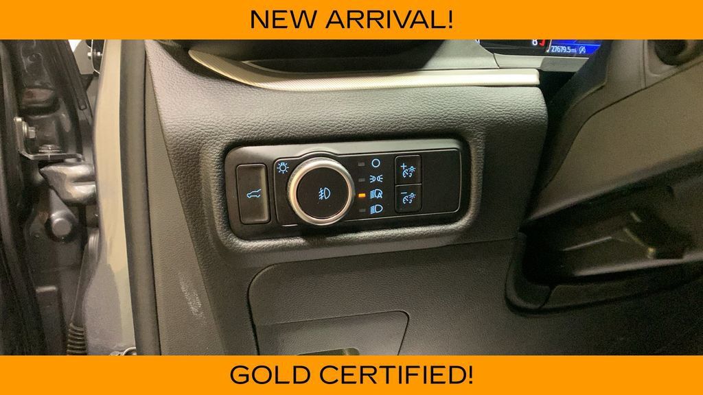 Used 2023 Ford Explorer XLT w/ Equipment Group 202A AWD/4WD image 33
