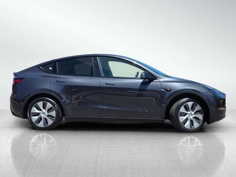 Used 2024 Tesla Model Y Long Range AWD/4WD image 4