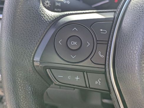 Used 2018 Toyota Camry LE FWD image 13