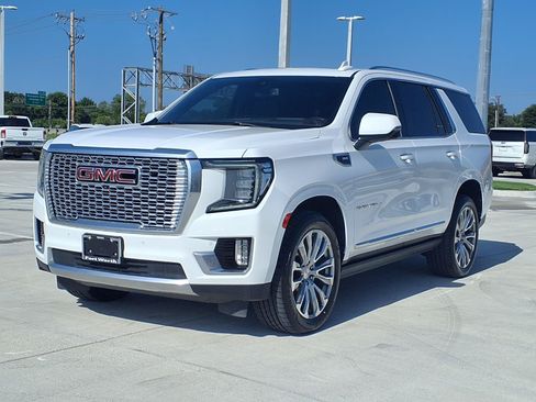 Used 2022 GMC Yukon Denali AWD/4WD image 3
