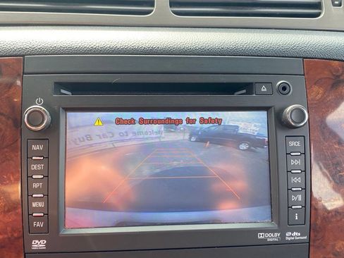 Used 2012 Chevrolet Suburban LTZ AWD/4WD image 31