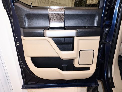 Certified 2019 Ford F350 Lariat w/ Lariat Ultimate Package image 16