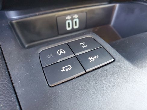 Used 2021 Ford Ranger XLT w/ Equipment Group 301A Mid image 9