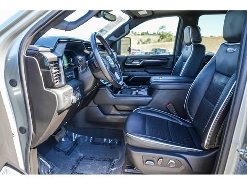Used 2024 GMC Sierra 2500 AT4X AWD/4WD image 17