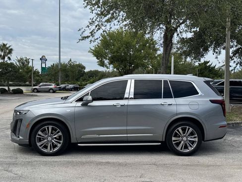 Used 2025 Cadillac XT6 Premium Luxury FWD image 2