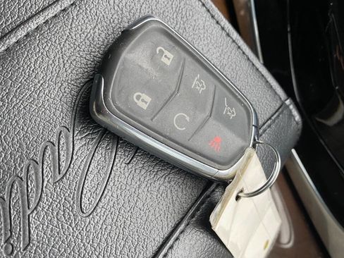 Used 2017 Cadillac Escalade ESV Standard 4dr SUV image 22